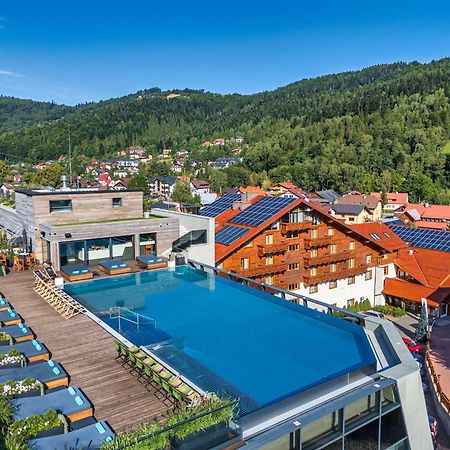 Hotel Meta Resort & Vine Spa Щирк Екстериор снимка