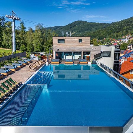 Hotel Meta Resort & Vine Spa Щирк Екстериор снимка