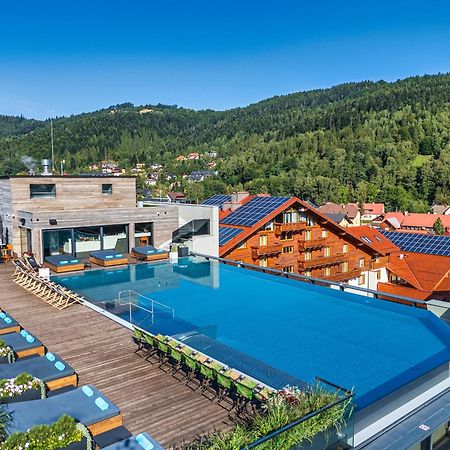 Hotel Meta Resort & Vine Spa Щирк Екстериор снимка