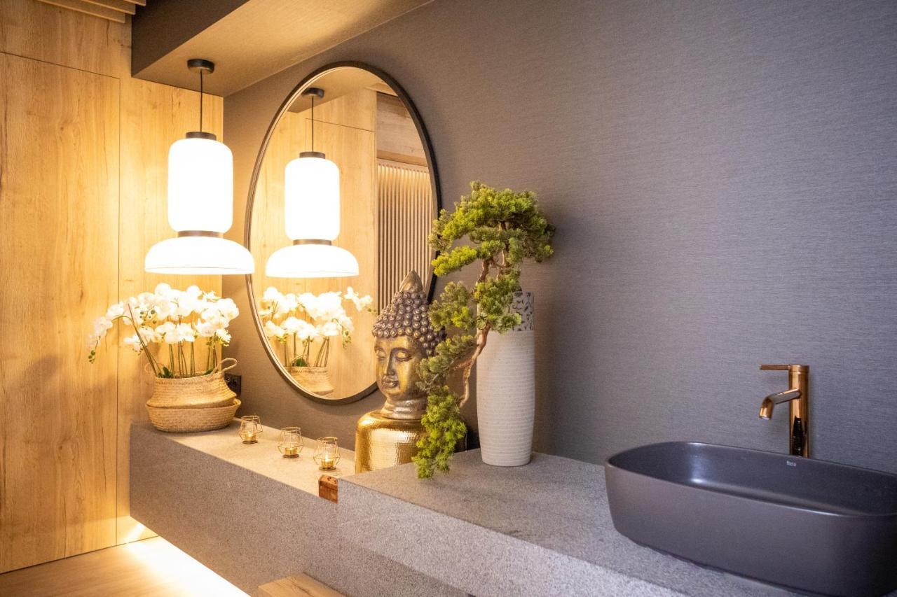 Hotel Meta Resort & Vine Spa Щирк Екстериор снимка
