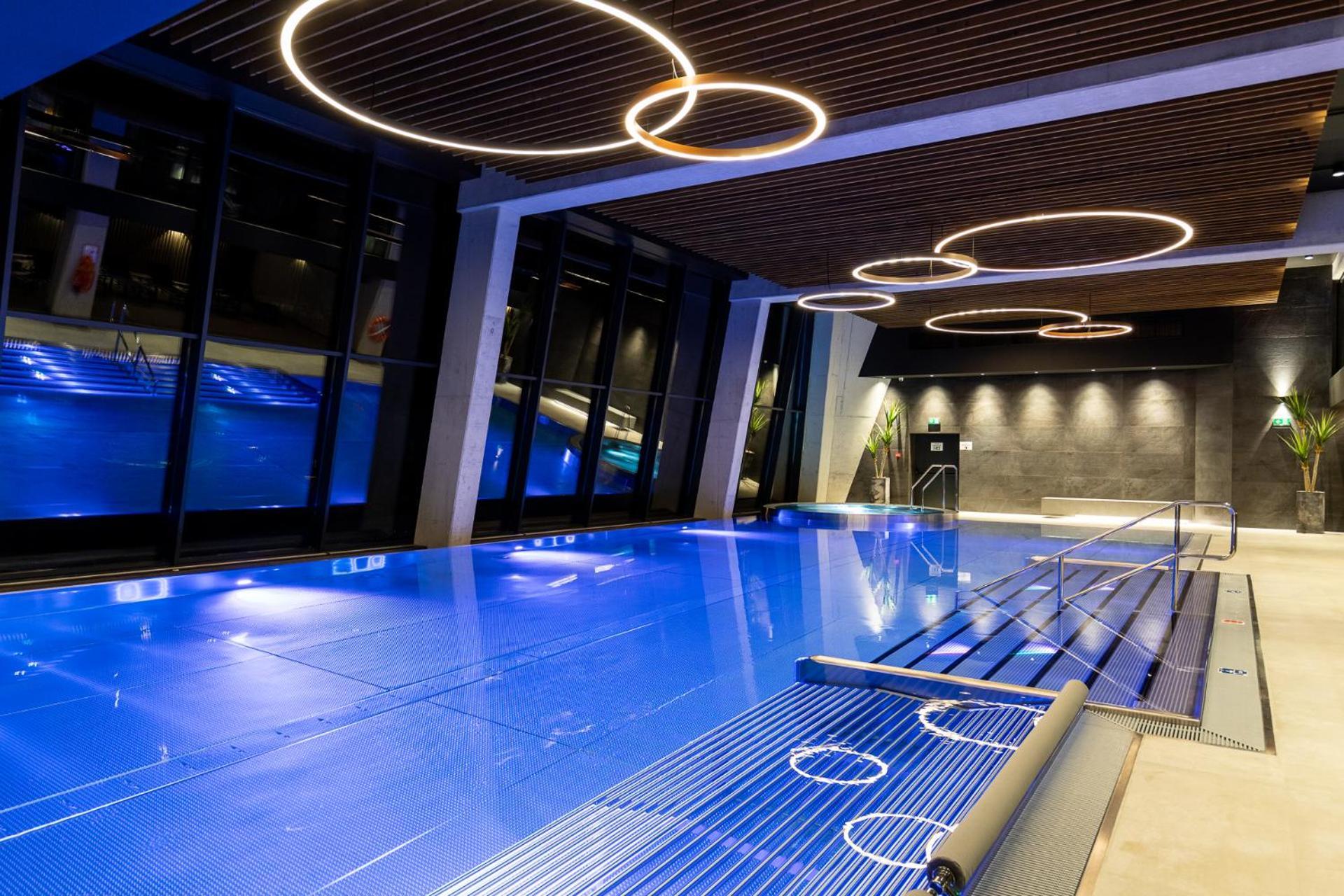 Hotel Meta Resort & Vine Spa Щирк Екстериор снимка