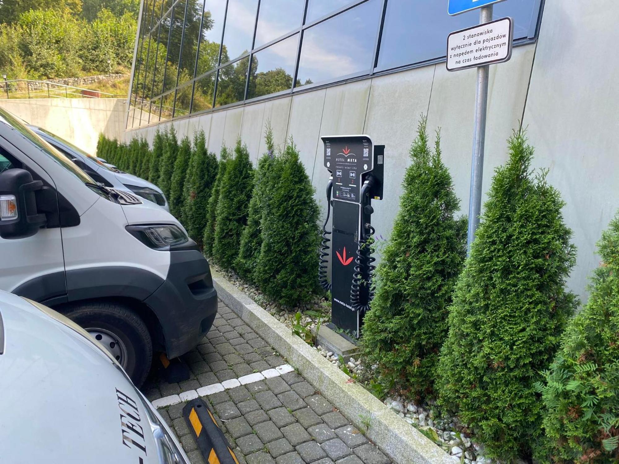Hotel Meta Resort & Vine Spa Щирк Екстериор снимка