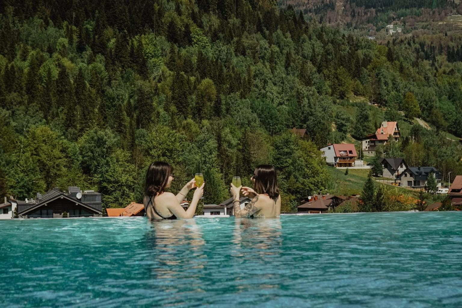 Hotel Meta Resort & Vine Spa Щирк Екстериор снимка