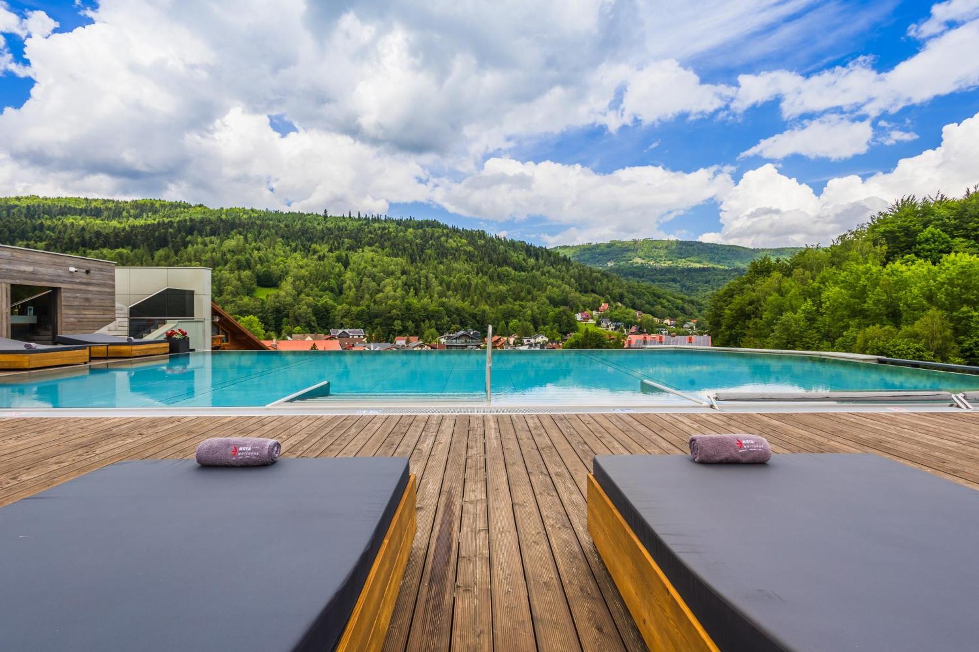 Hotel Meta Resort & Vine Spa Щирк Екстериор снимка