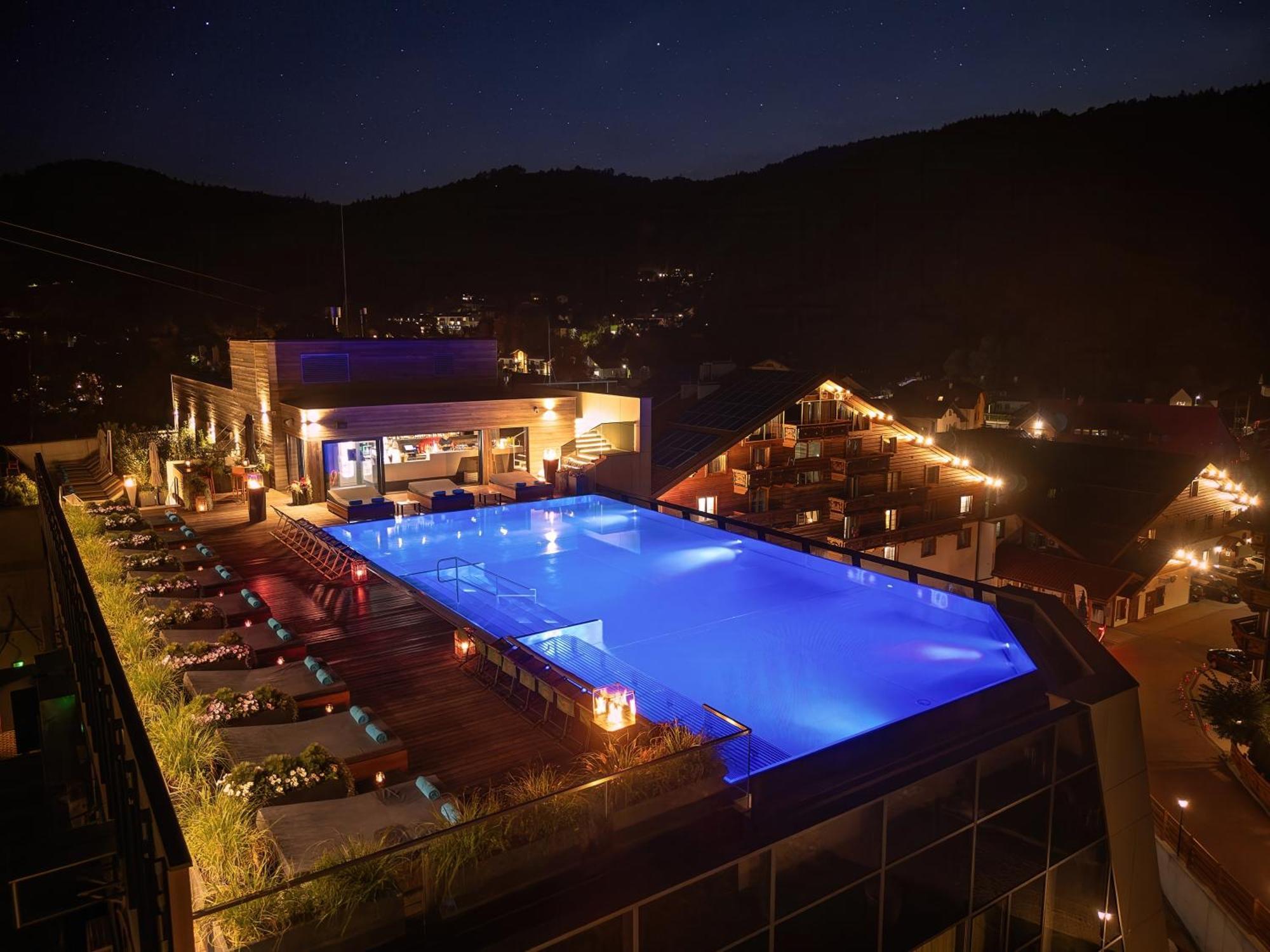 Hotel Meta Resort & Vine Spa Щирк Екстериор снимка