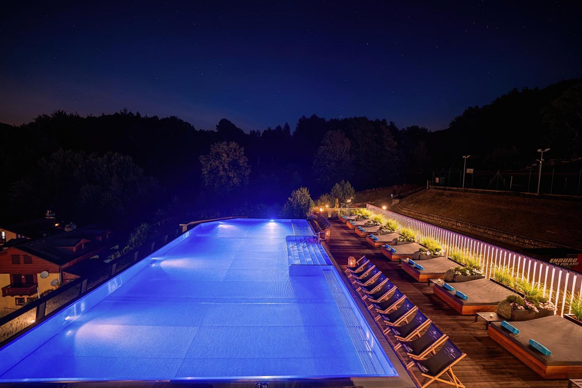 Hotel Meta Resort & Vine Spa Щирк Екстериор снимка