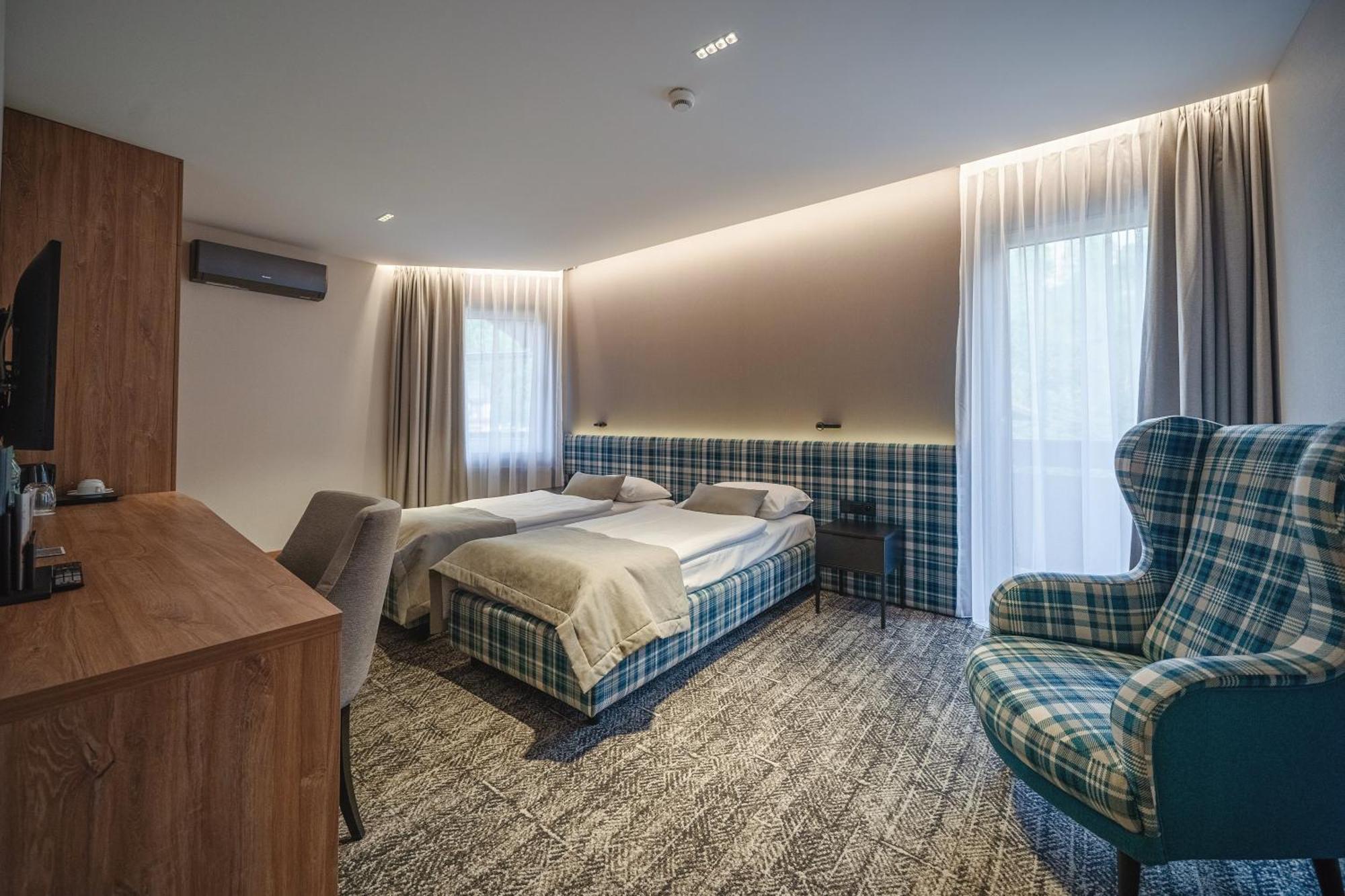 Hotel Meta Resort & Vine Spa Щирк Екстериор снимка